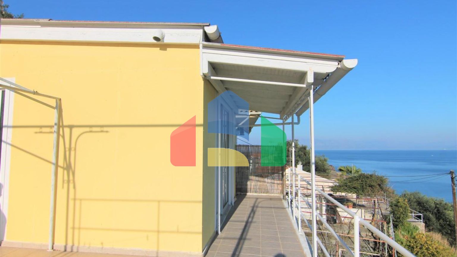 Продажа - Коттедж 110 m² на о. Корфу