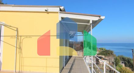 Продажа - Коттедж 110 m² на о. Корфу