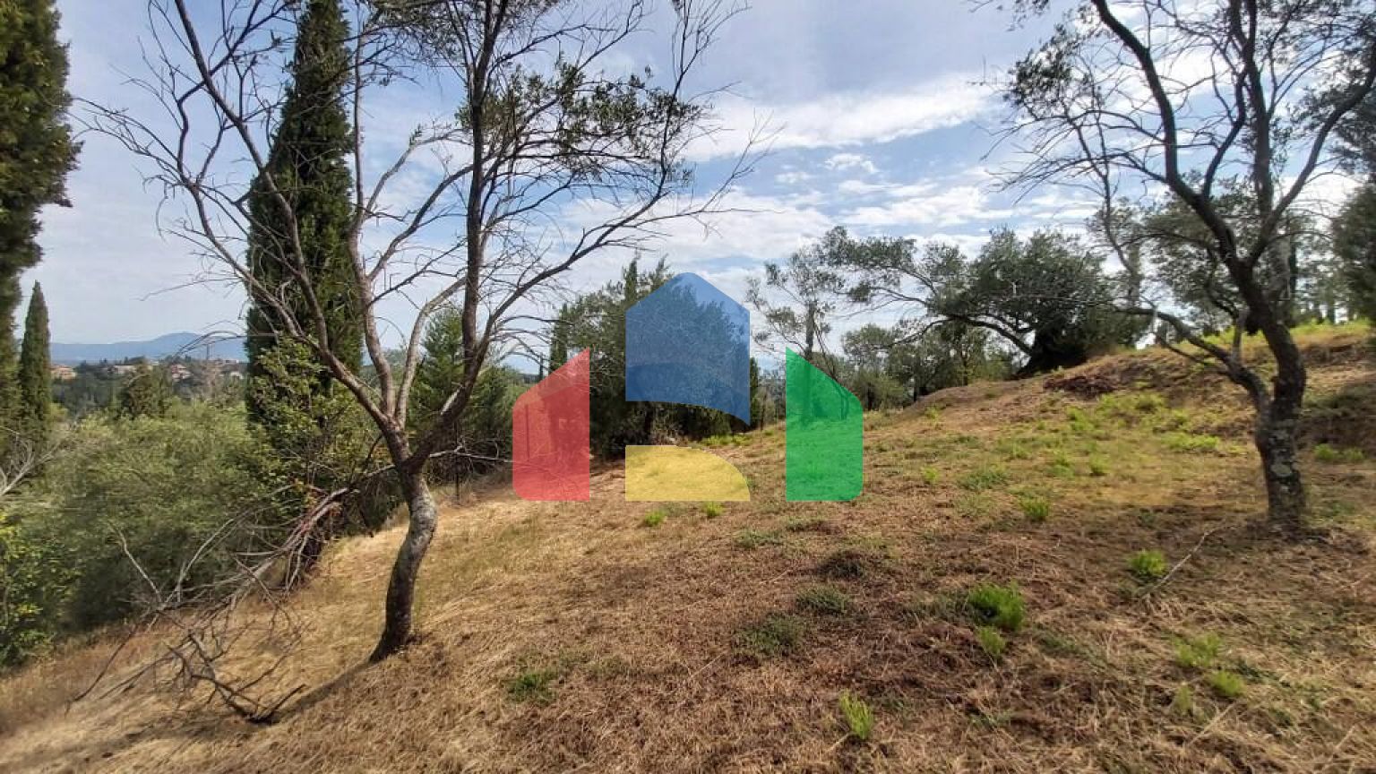 Продажа - Земельный участок 2120 m² на о. Корфу