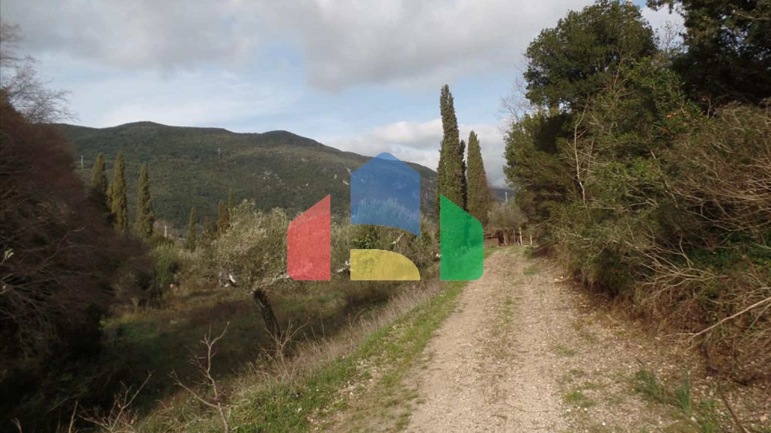 Продажа - Земельный участок 35000 m² на о. Корфу