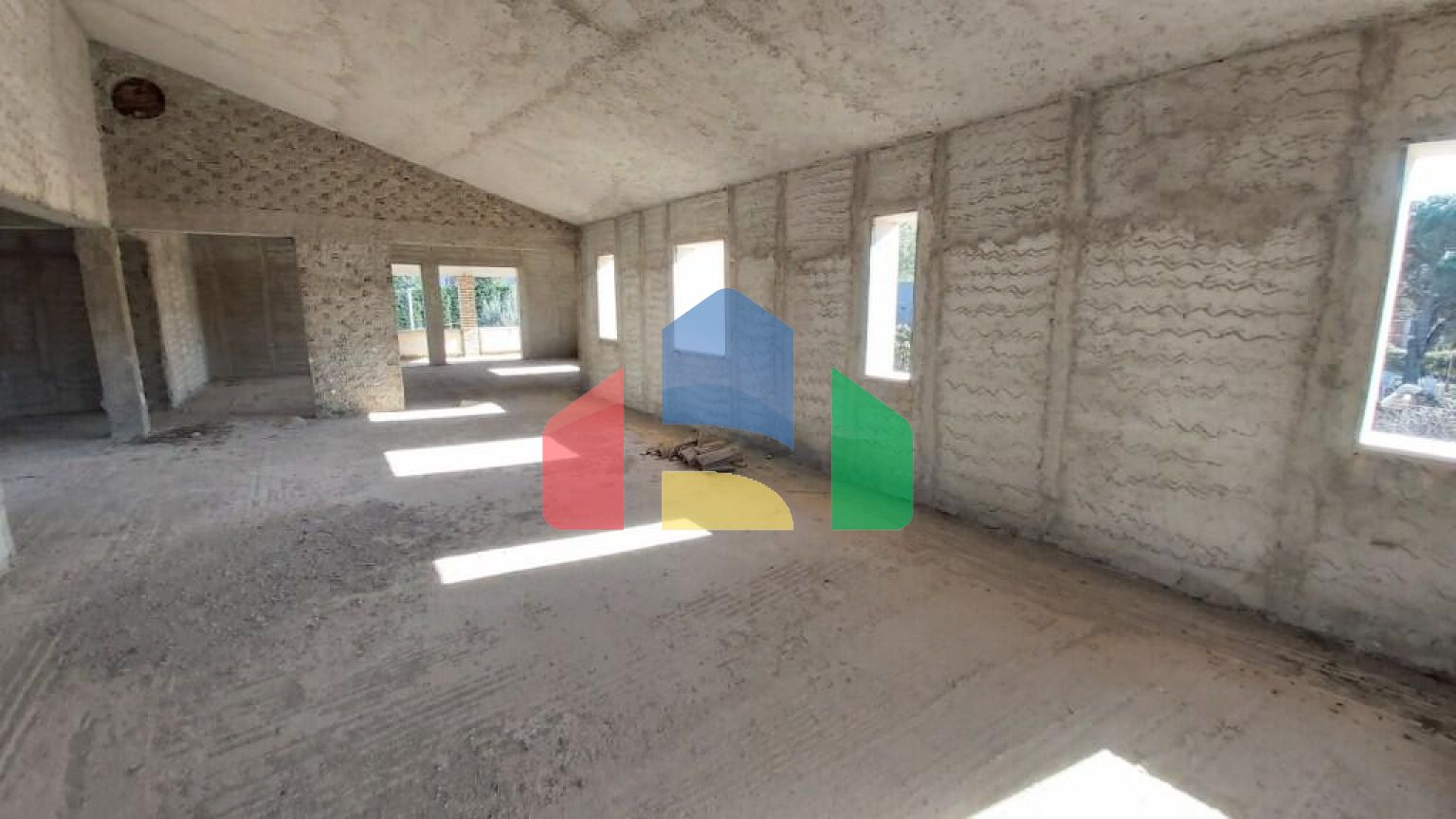 Продаж - Котедж 368 m² на о. Корфу