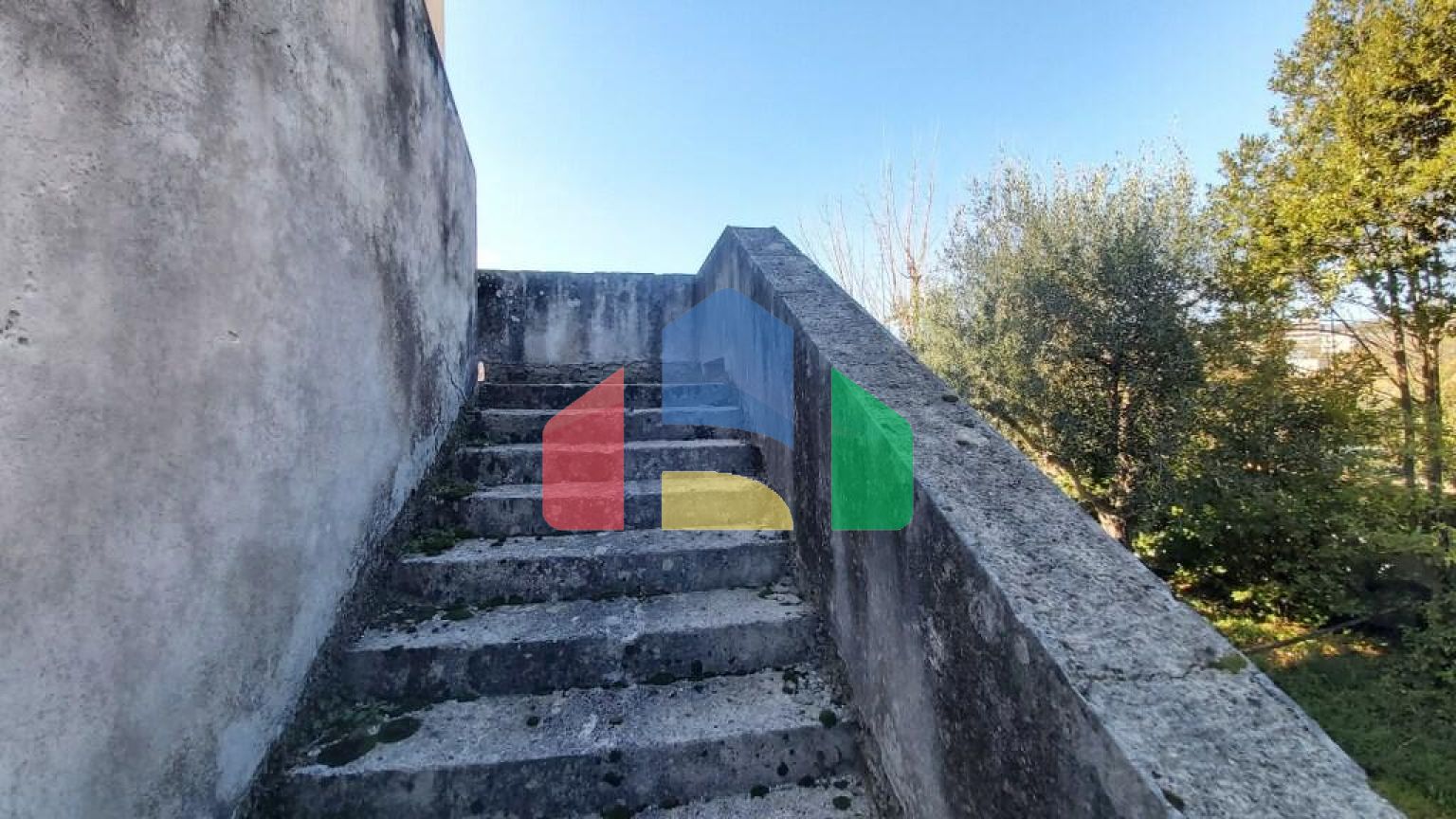 Продаж - Котедж 368 m² на о. Корфу