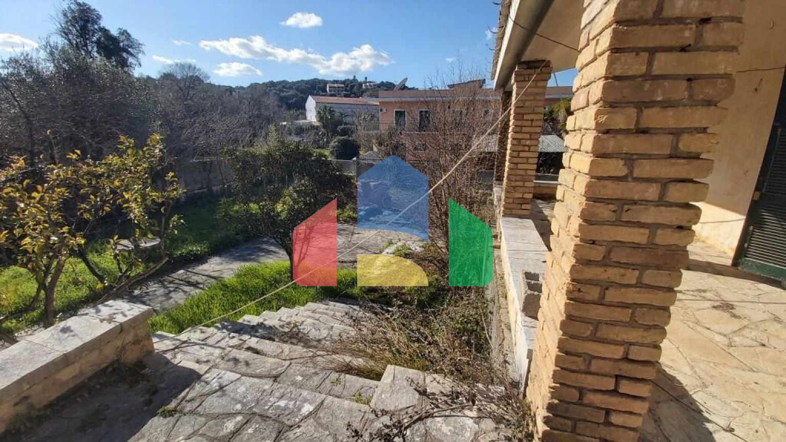 Продаж - Котедж 368 m² на о. Корфу