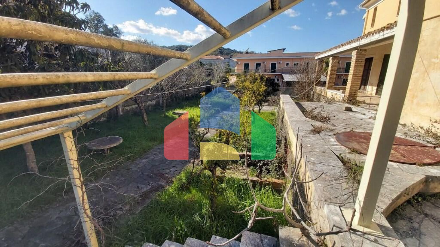 Продаж - Котедж 368 m² на о. Корфу