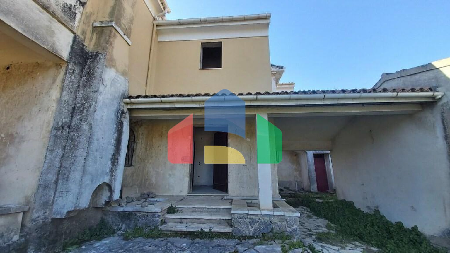 Продаж - Котедж 368 m² на о. Корфу