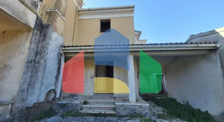 Продаж - Котедж 368 m² на о. Корфу