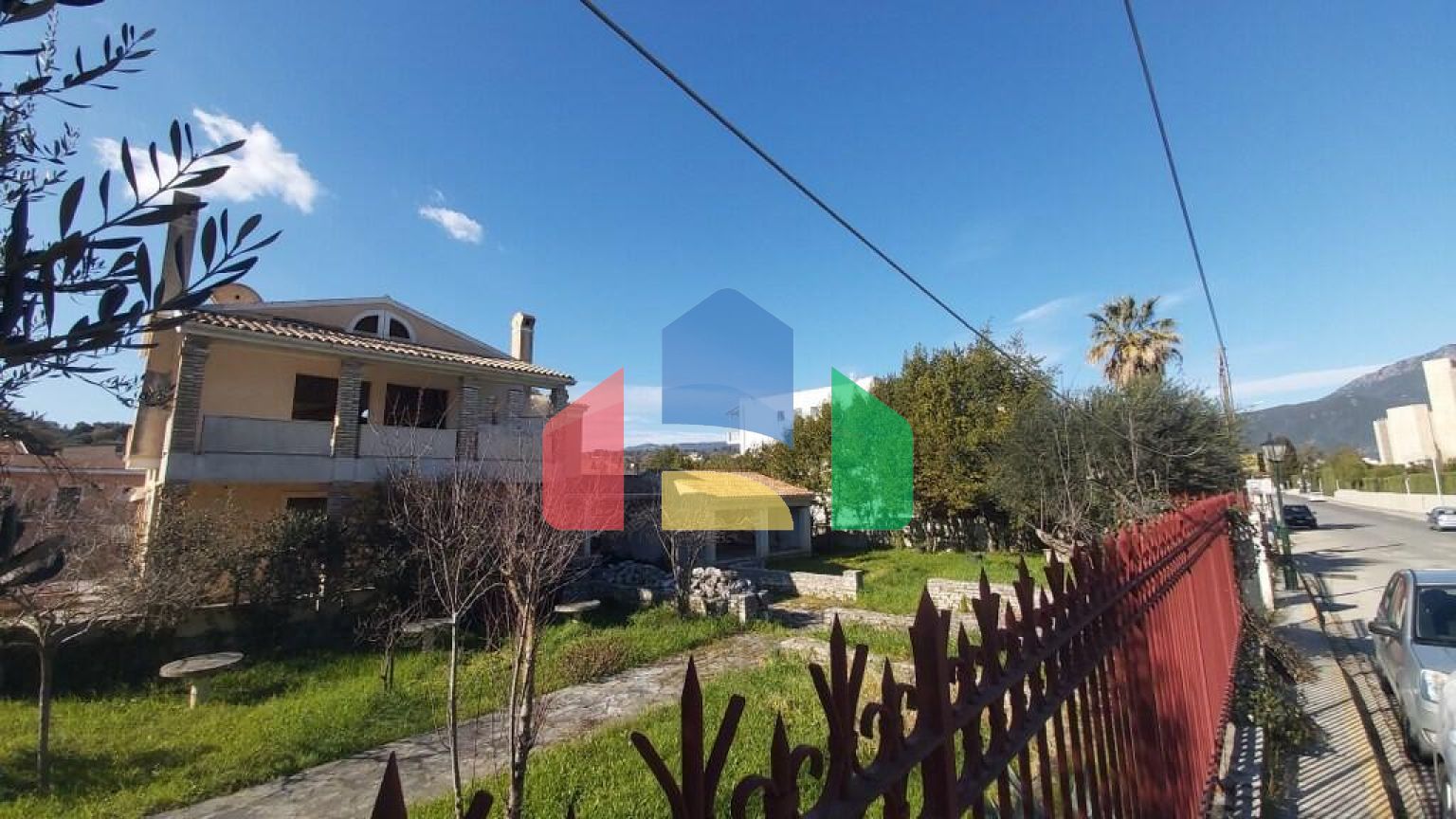 Продаж - Котедж 368 m² на о. Корфу