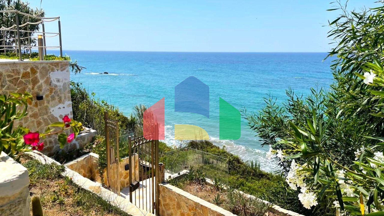 Продаж - Таунхаус 104 m² на о. Корфу