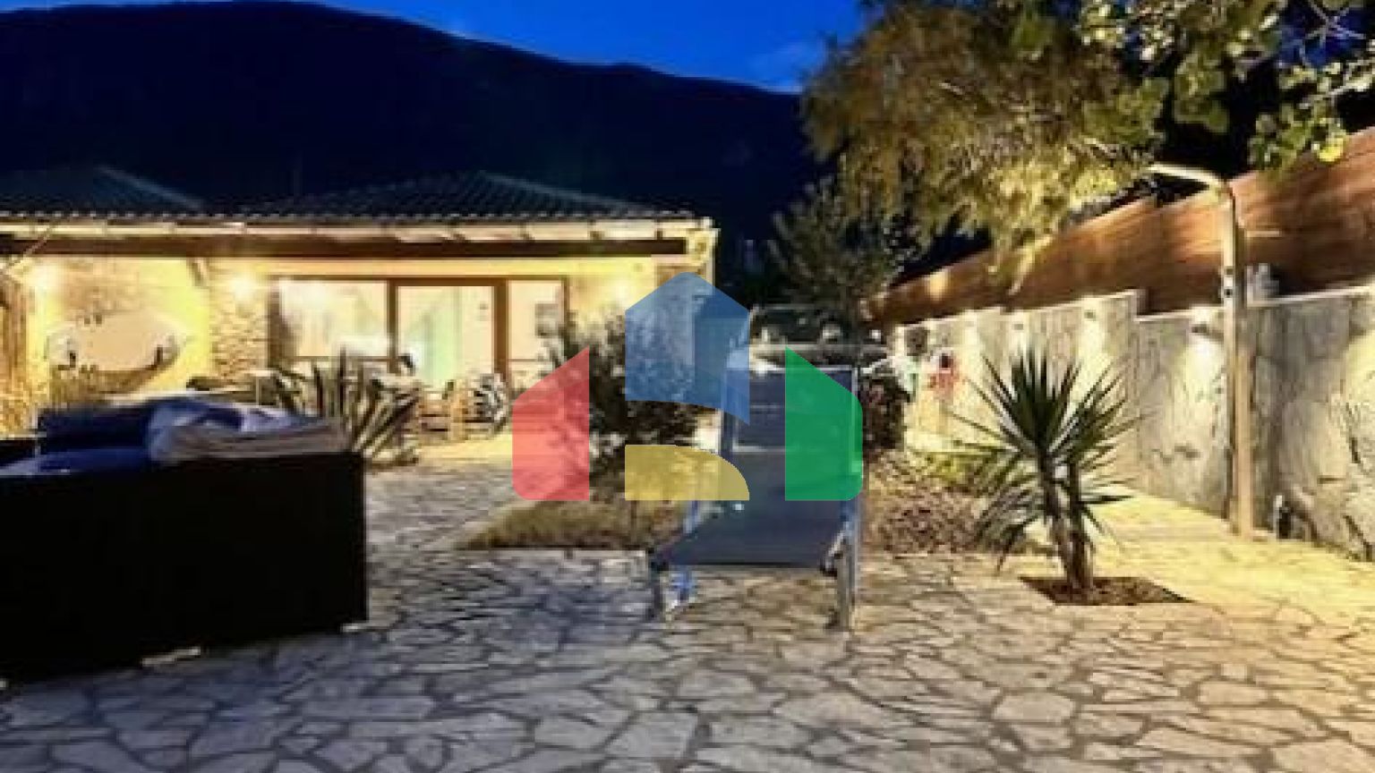 Продаж - Таунхаус 104 m² на о. Корфу