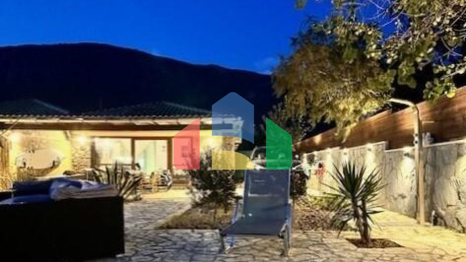 Продаж - Таунхаус 104 m² на о. Корфу