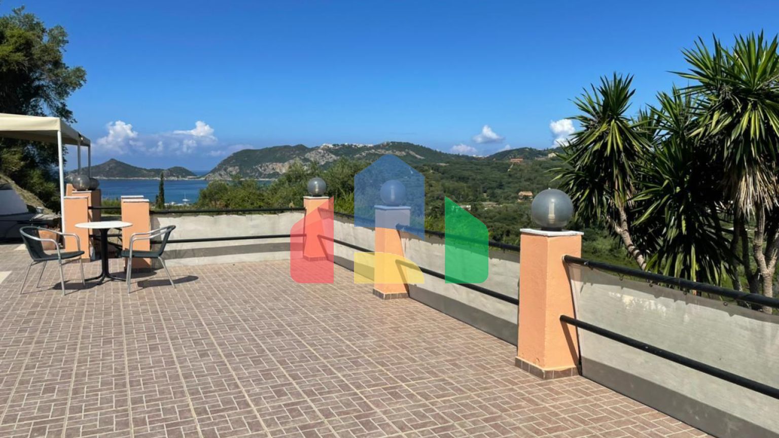 Продажа - Гостиница 1200 m² на о. Корфу