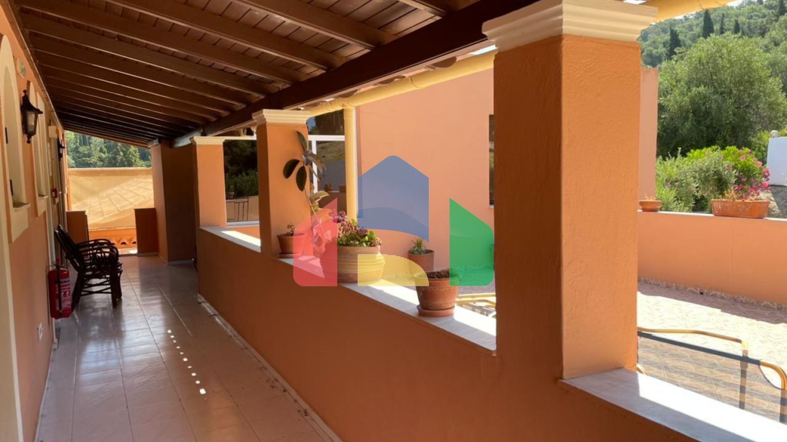 Продажа - Гостиница 1200 m² на о. Корфу