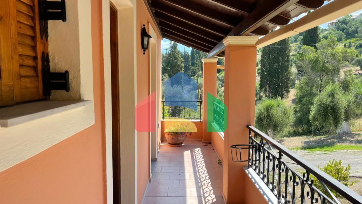 Продажа - Гостиница 1200 m² на о. Корфу