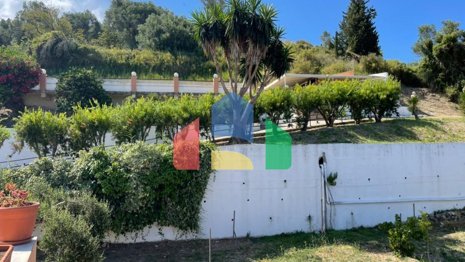 Продажа - Гостиница 1200 m² на о. Корфу