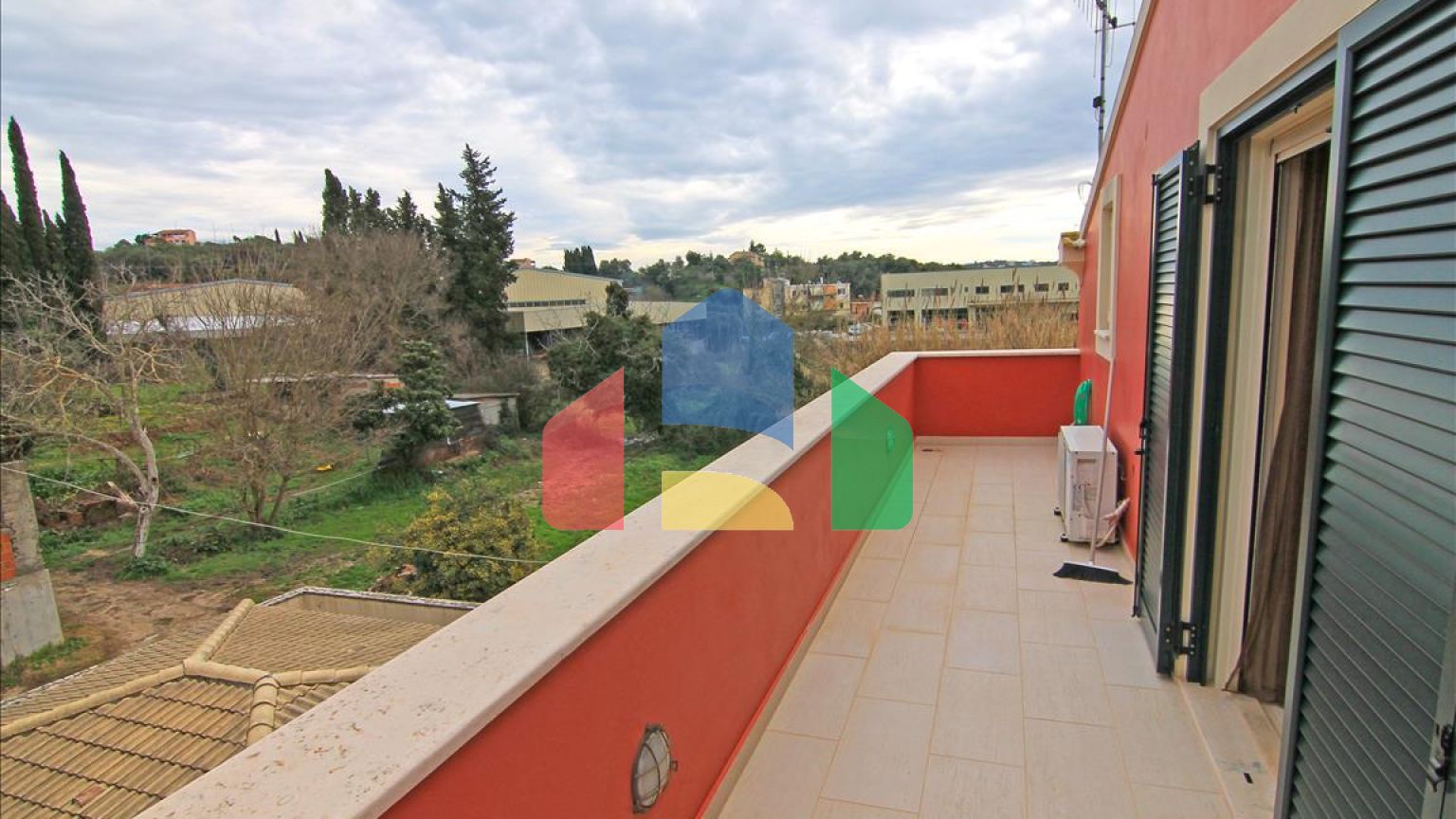 Продаж - Котедж 275 m² на о. Корфу