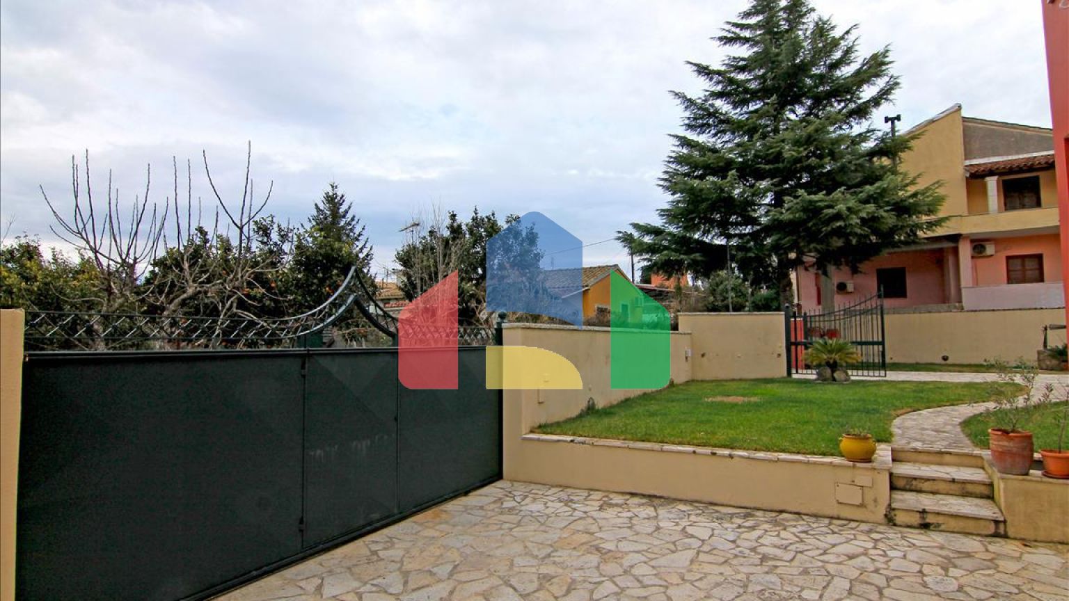 Продаж - Котедж 275 m² на о. Корфу