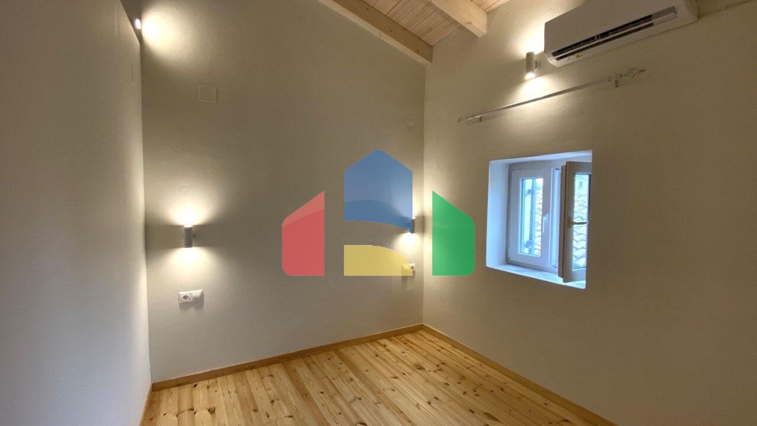 Продаж - Таунхаус 75 m² на о. Корфу