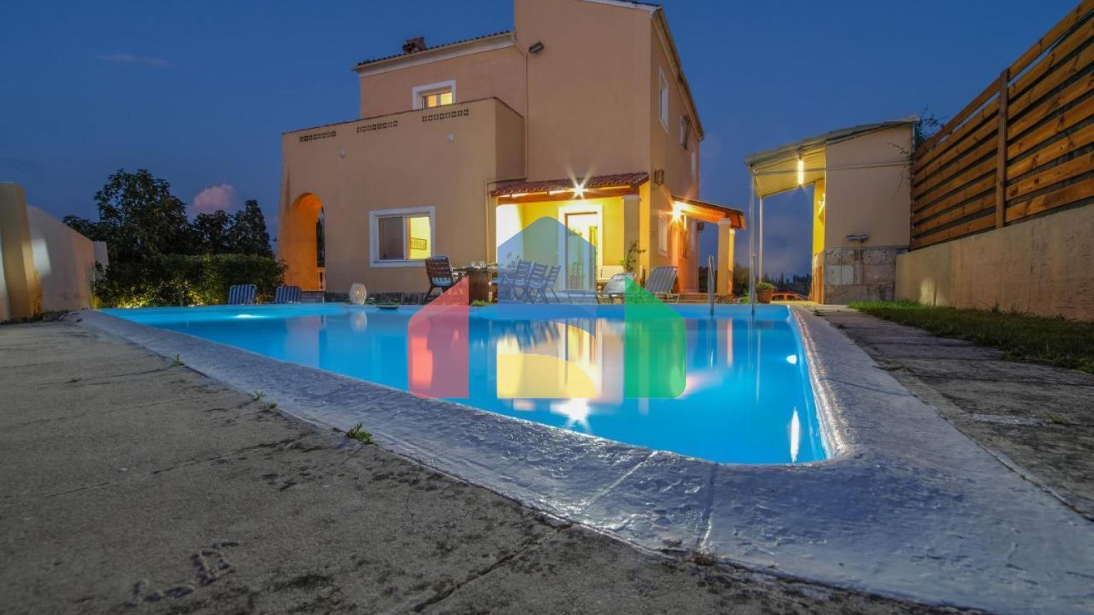 Продаж - Вілла 330 m² на о. Корфу