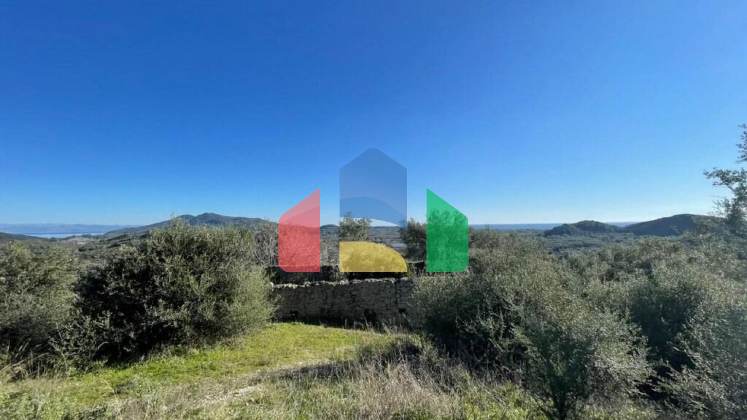 Продажа - Земельный участок 25000 m² на о. Корфу