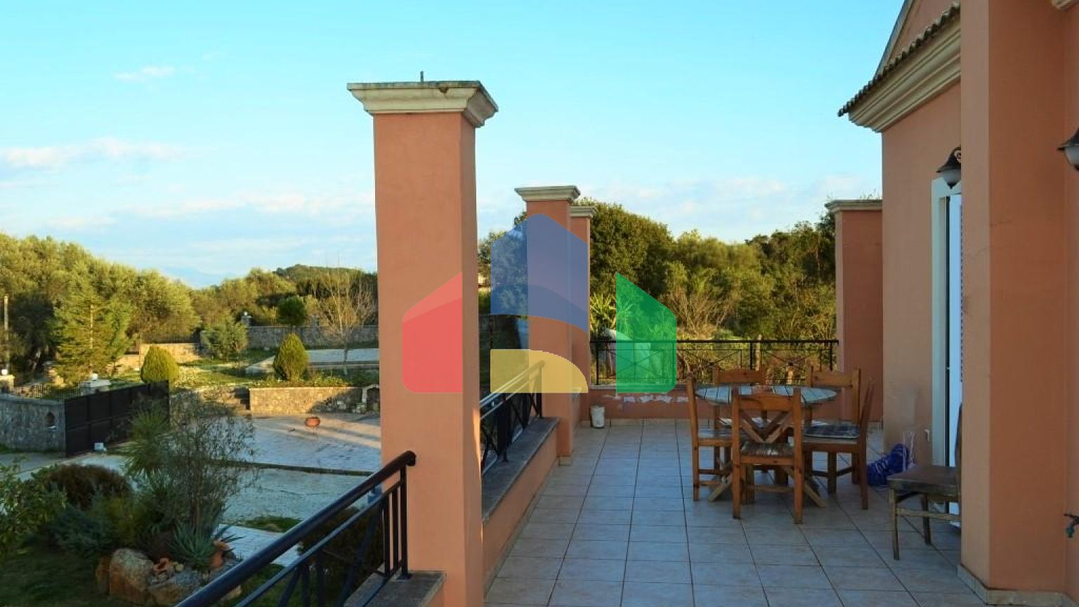 Продаж - Котедж 430 m² на о. Корфу