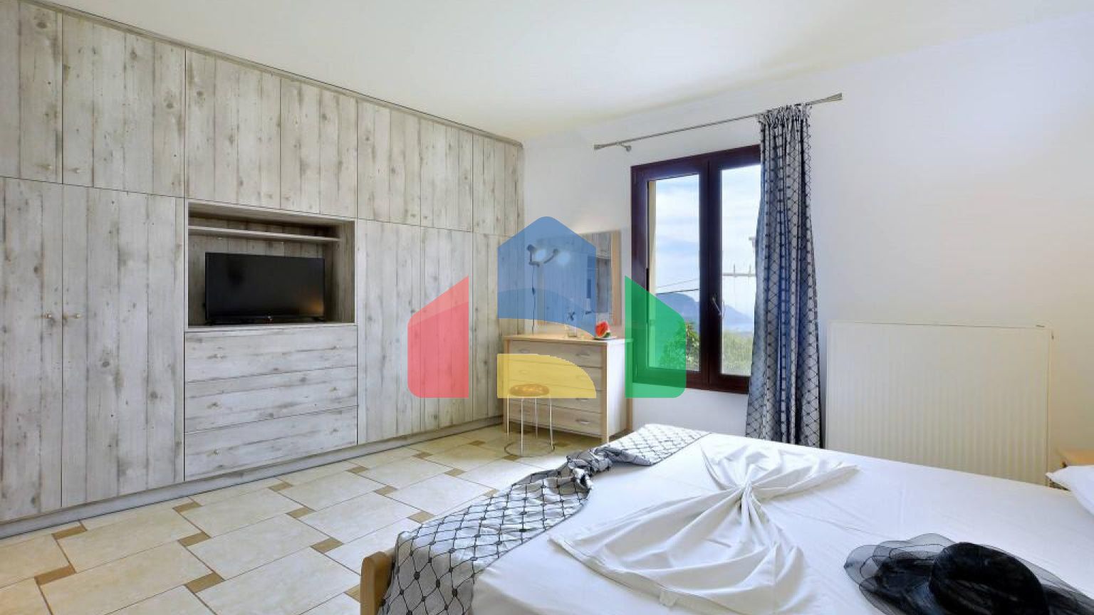 Продаж - Котедж 240 m² на о. Корфу