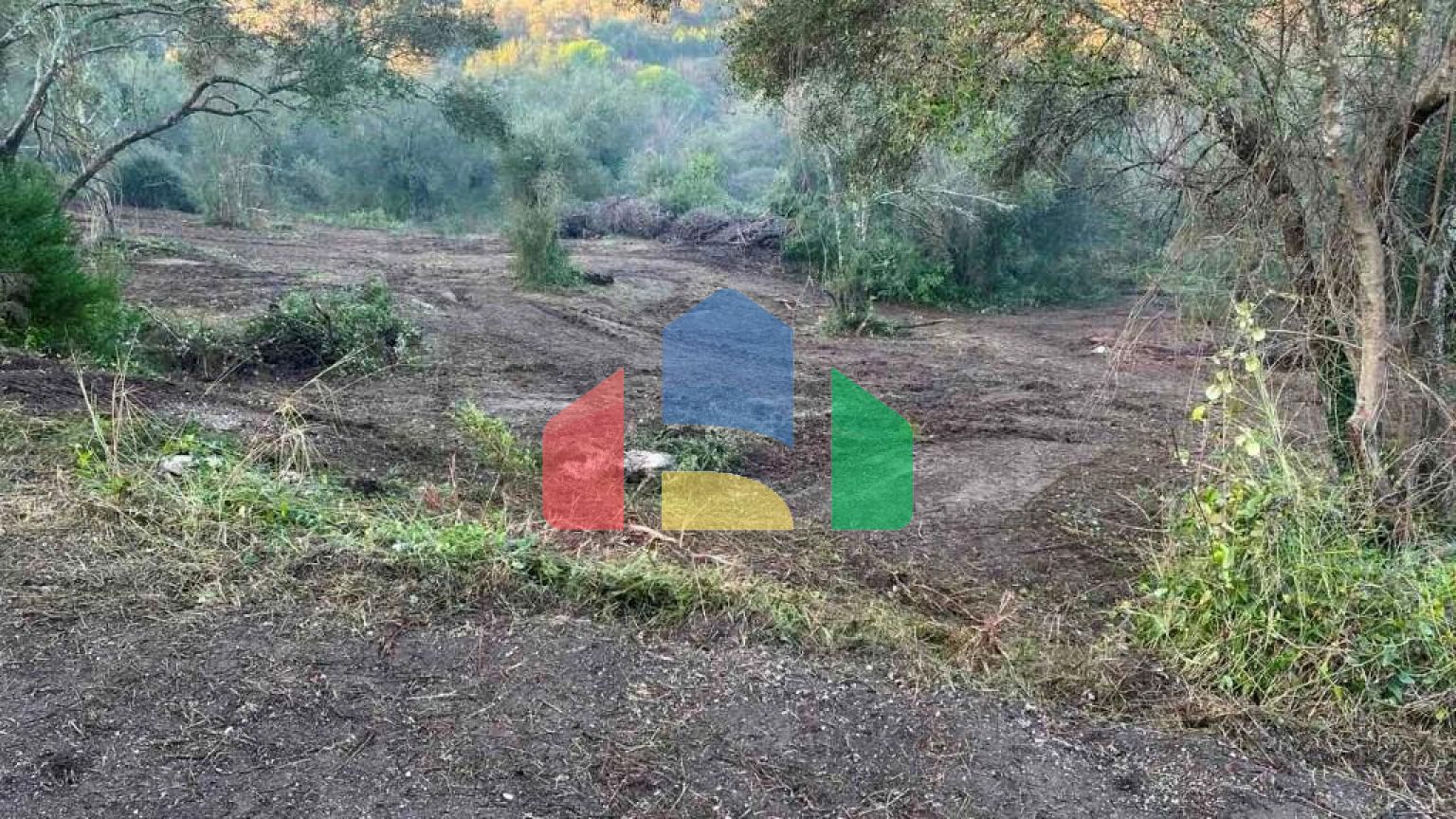 Продажа - Земельный участок 4028 m² на о. Корфу