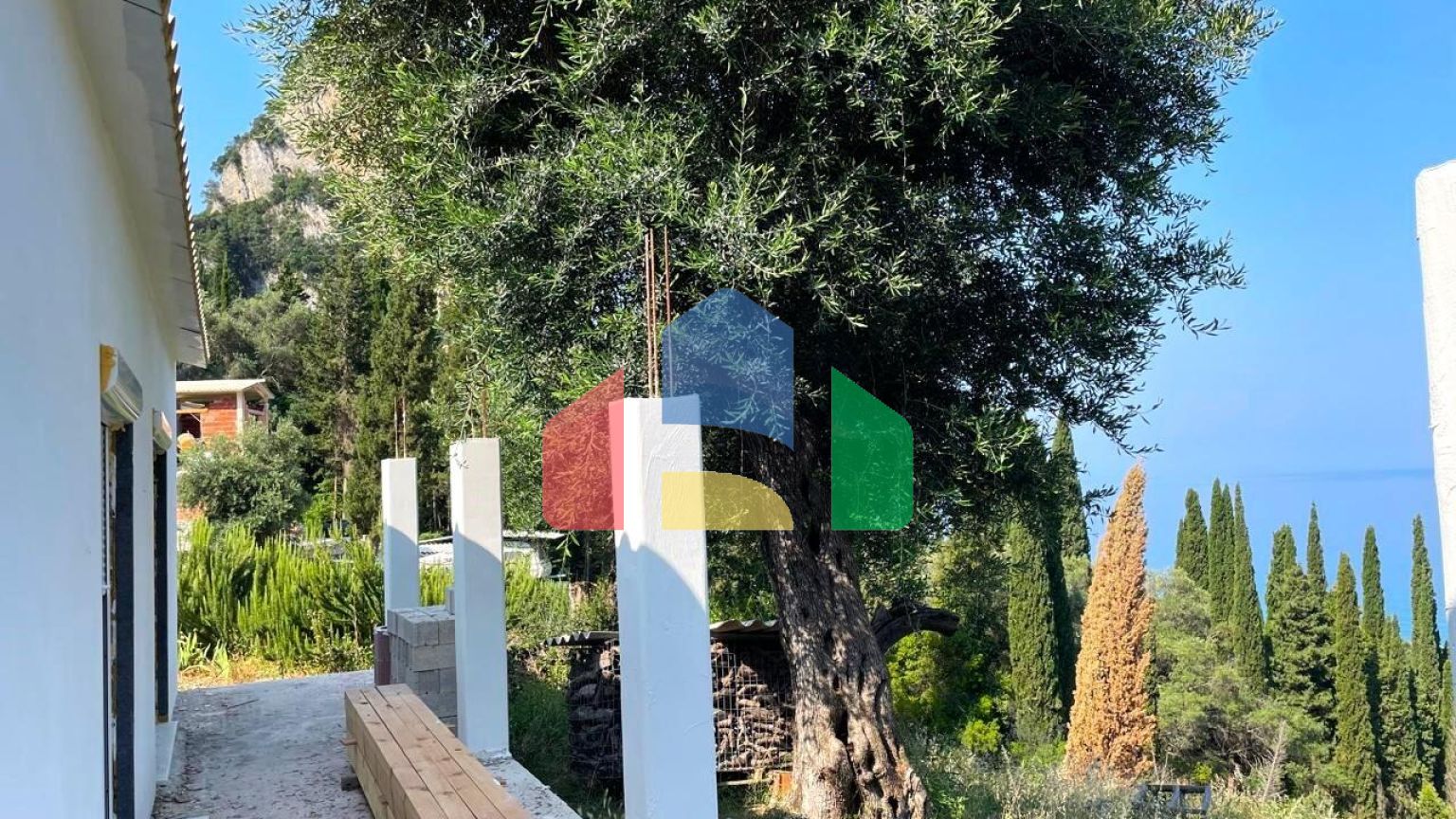 Продажа - Коттедж 224 m² на о. Корфу