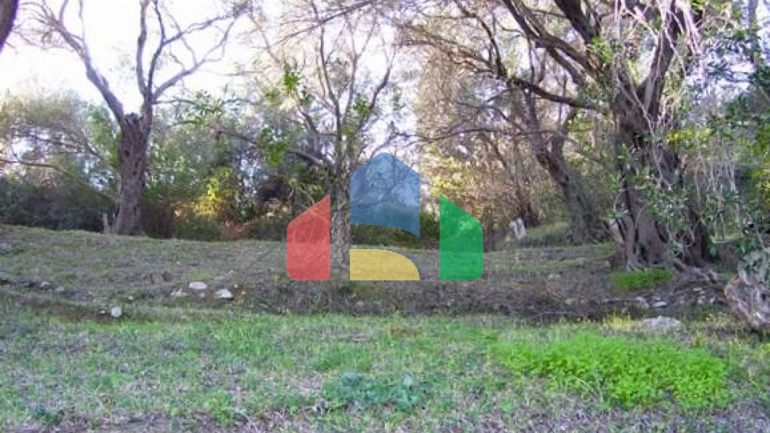 Продажа - Земельный участок 76000 m² на о. Корфу