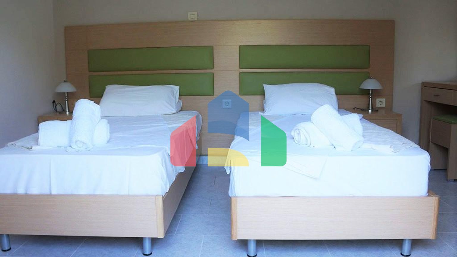 Продаж - Готель 660 m² на о. Корфу