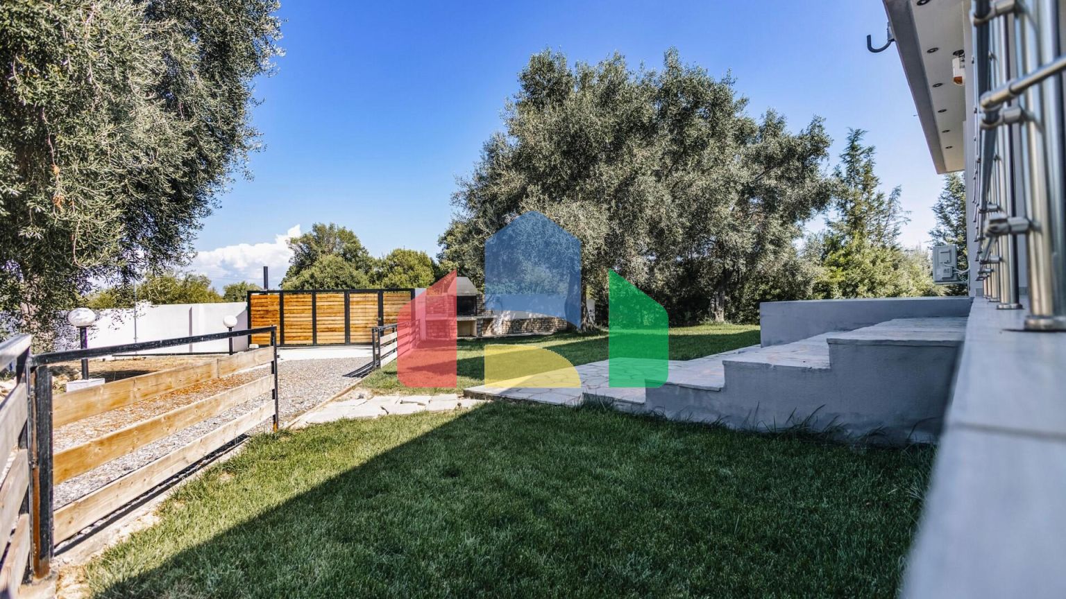 Продажа - Коттедж 170 m² на о. Корфу