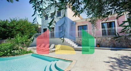 Продаж - Вілла 240 m² на о. Корфу