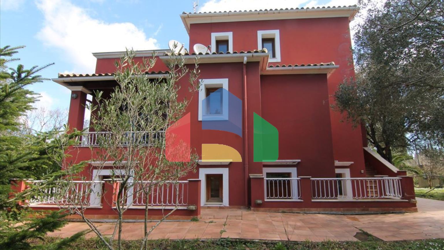 Продажа - Коттедж 200 m² на о. Корфу