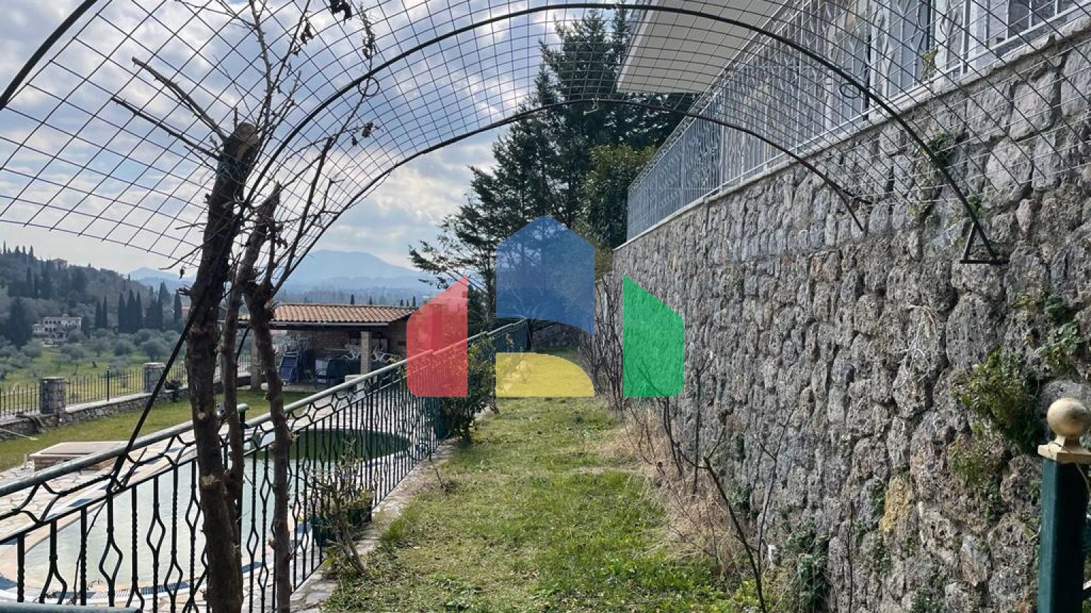 Продажа - Вилла 167 m² на о. Корфу