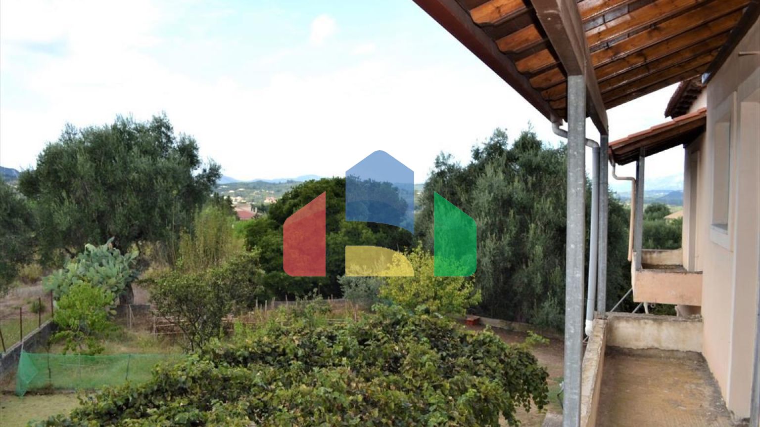 Продаж - Котедж 260 m² на о. Корфу