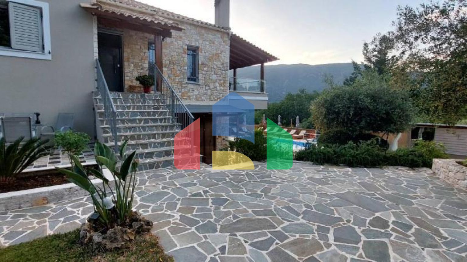 Продаж - Вілла 340 m² на о. Корфу