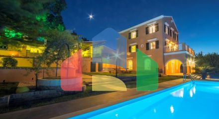 Продажа - Вилла 470 m² на о. Корфу