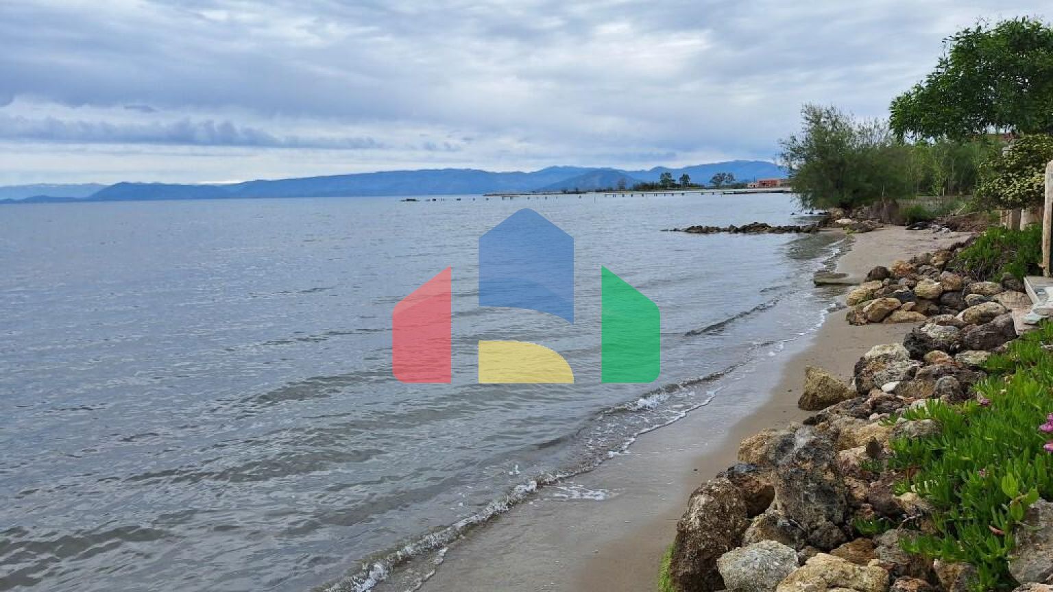 Продажа - Таунхаус 70 m² на о. Корфу