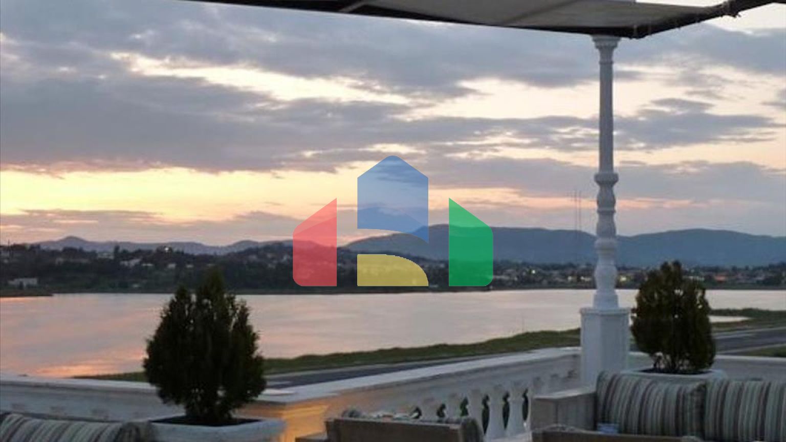 Продаж - Готель 4600 m² на о. Корфу