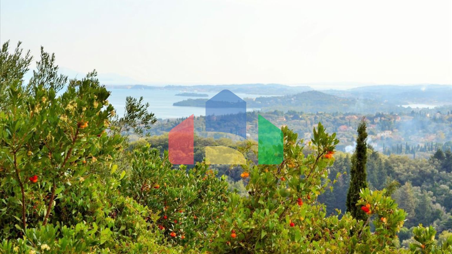 Продаж - Земельна ділянка 14530 m² на о. Корфу