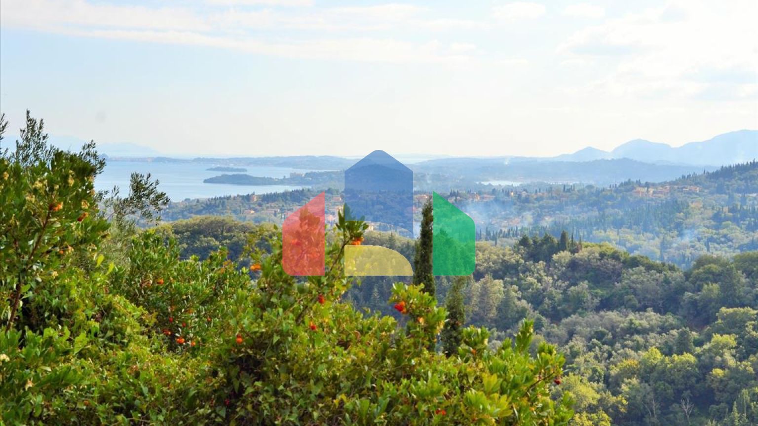 Продаж - Земельна ділянка 14530 m² на о. Корфу