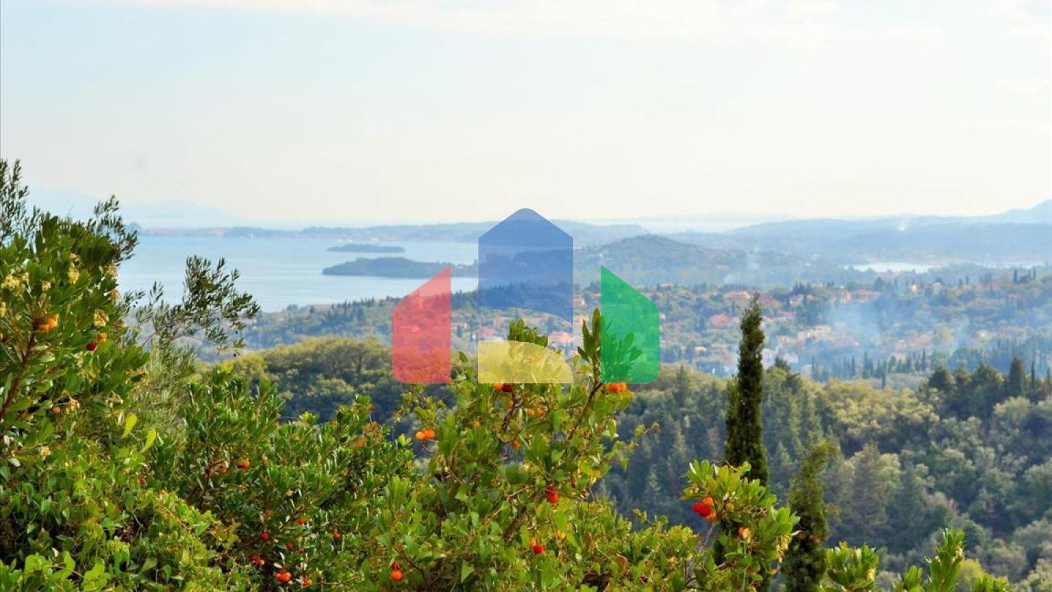 Продаж - Земельна ділянка 14530 m² на о. Корфу