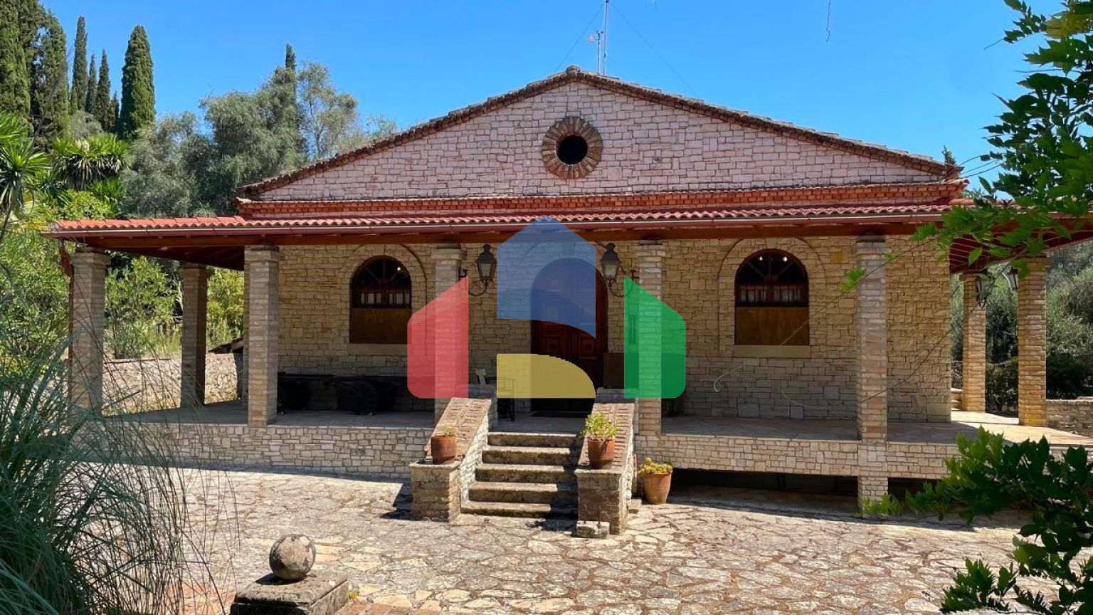 Продажа - Коттедж 340 m² на о. Корфу