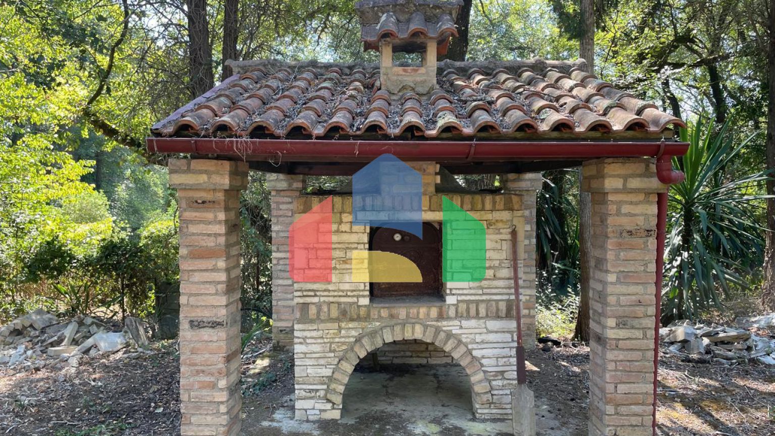 Продажа - Коттедж 340 m² на о. Корфу