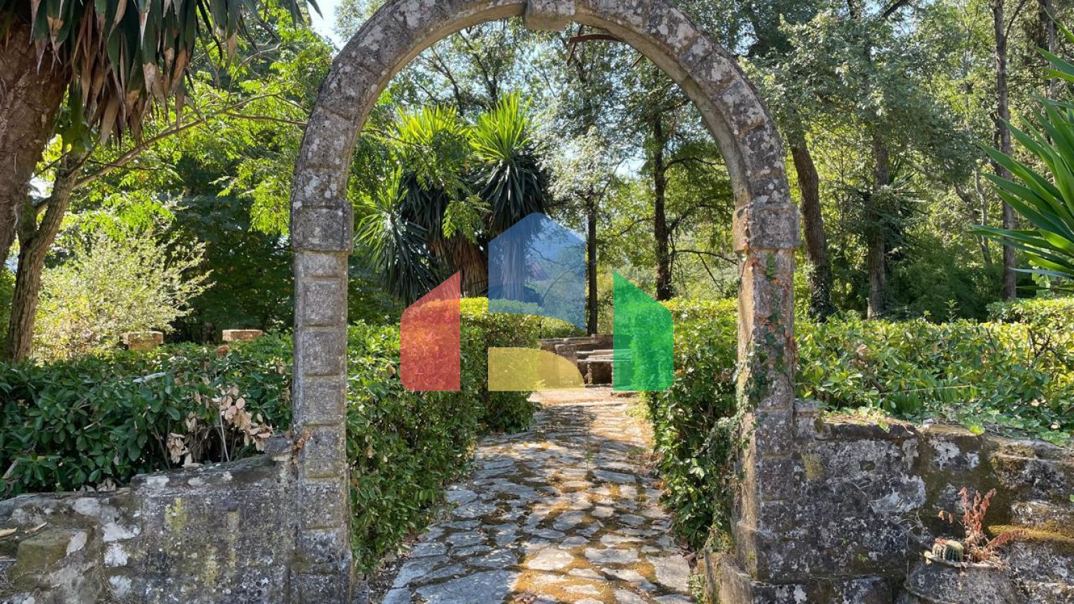 Продажа - Коттедж 340 m² на о. Корфу