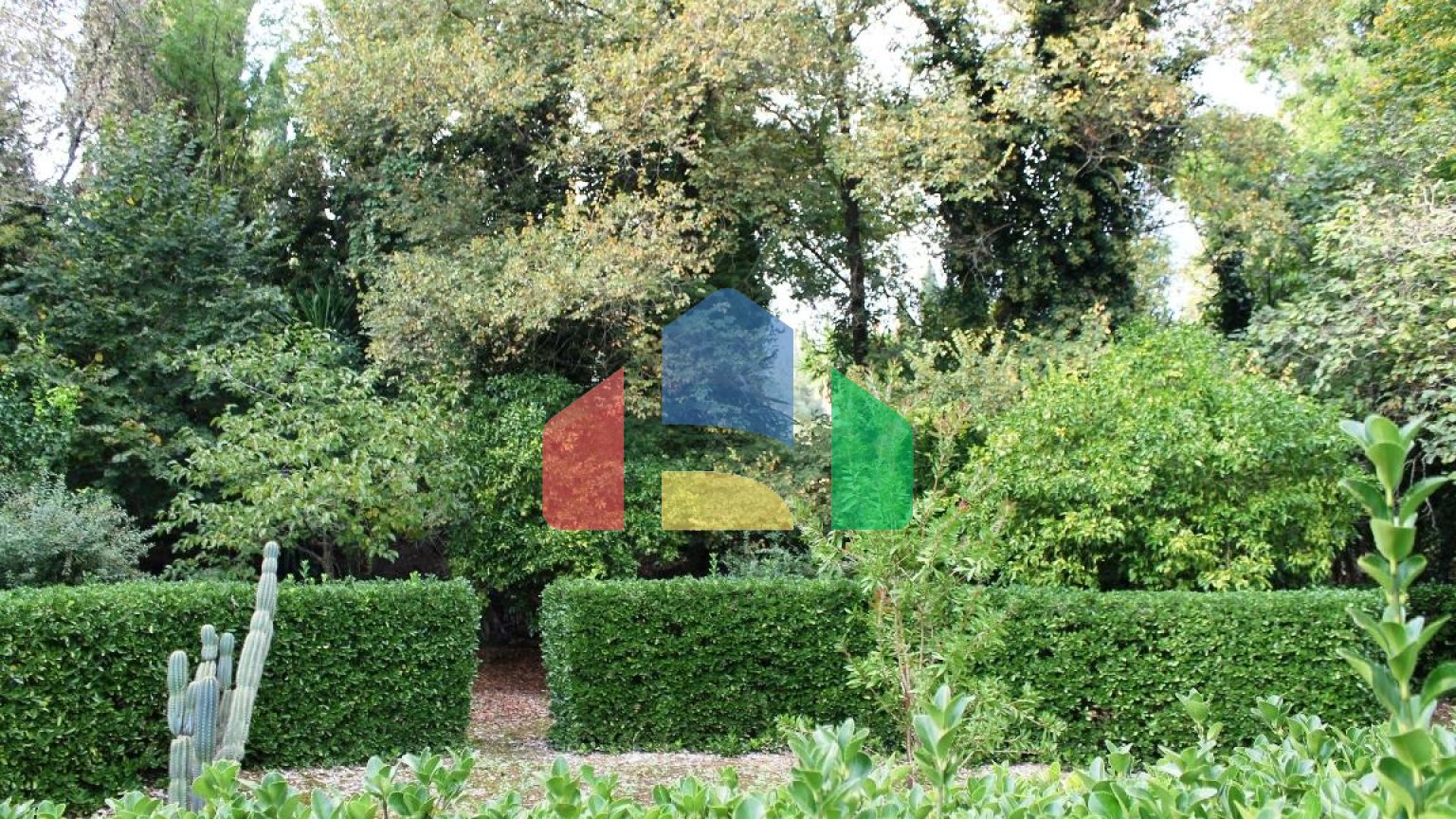 Продажа - Коттедж 340 m² на о. Корфу