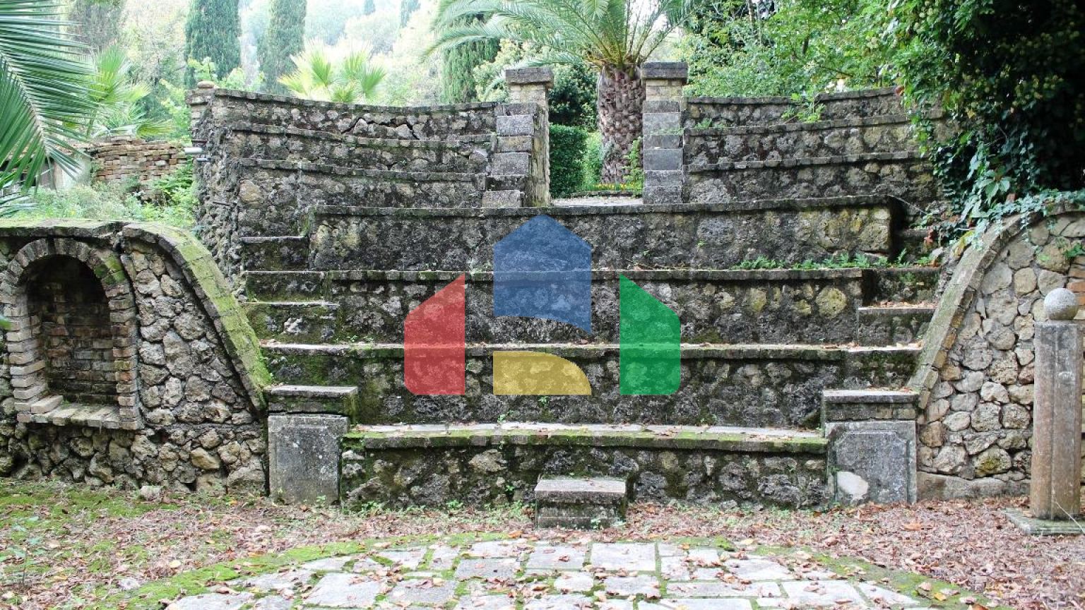 Продажа - Коттедж 340 m² на о. Корфу