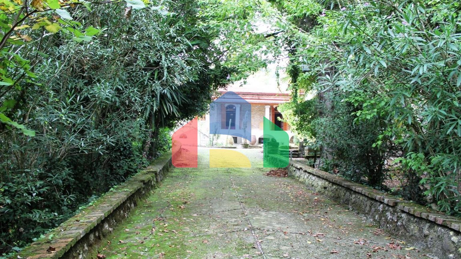 Продажа - Коттедж 340 m² на о. Корфу