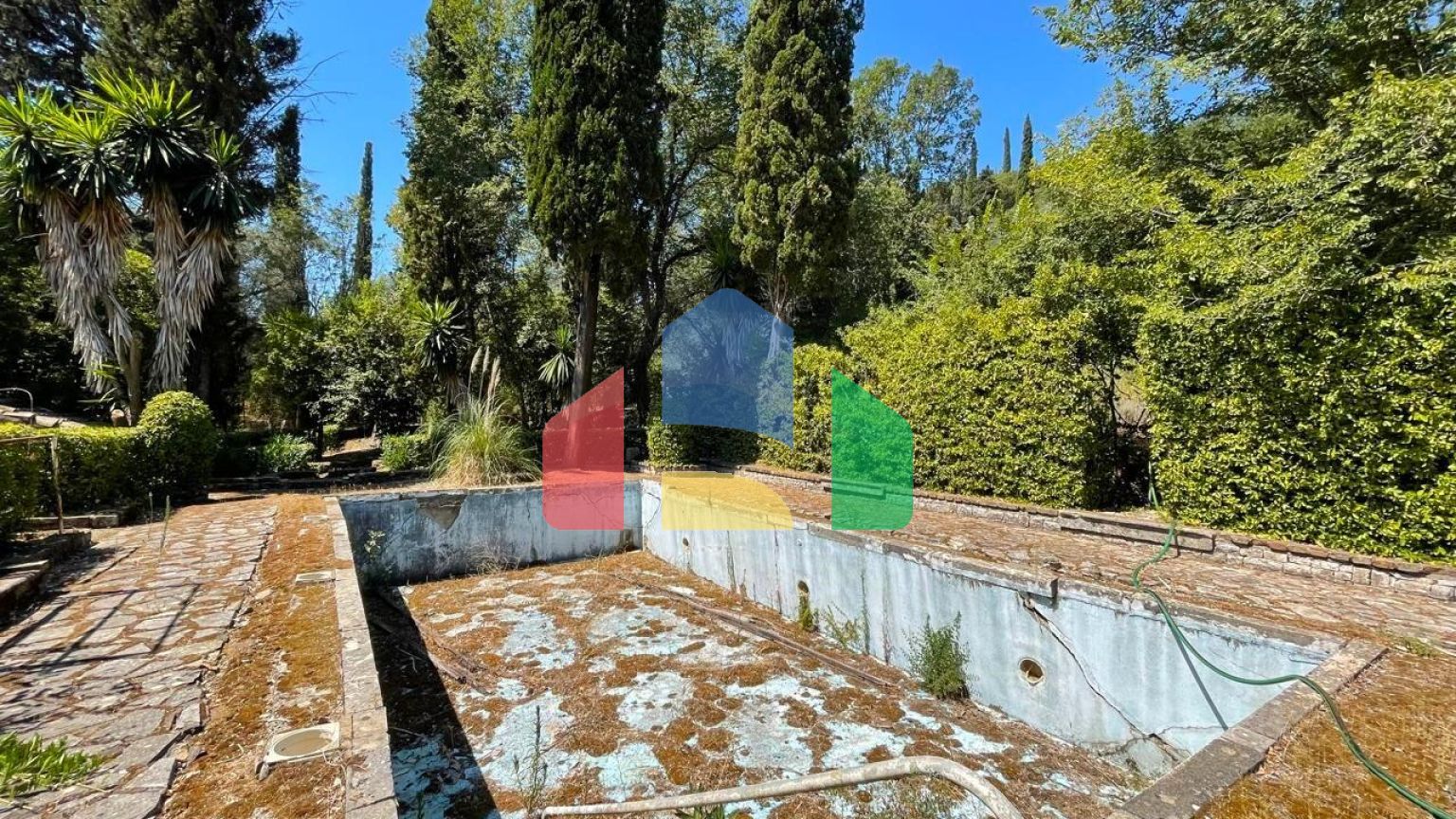 Продажа - Коттедж 340 m² на о. Корфу