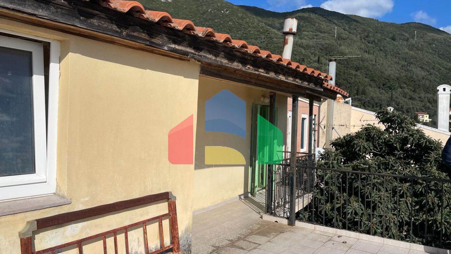 Продажа - Коттедж 220 m² на о. Корфу