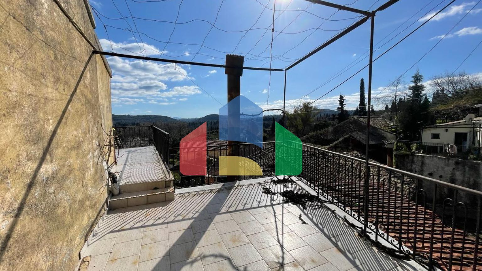 Продажа - Коттедж 220 m² на о. Корфу